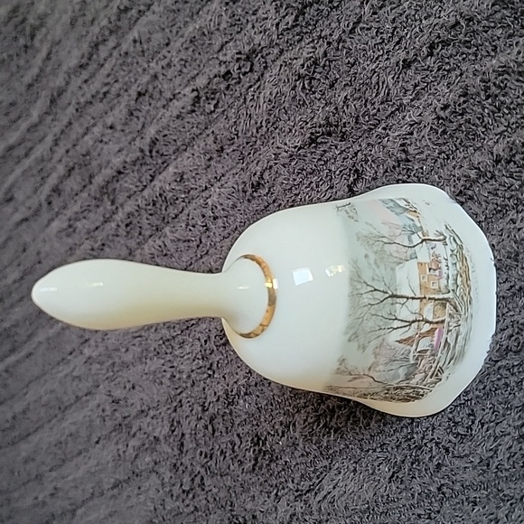 Currier & Ives Avon Bell - Picture 1 of 4